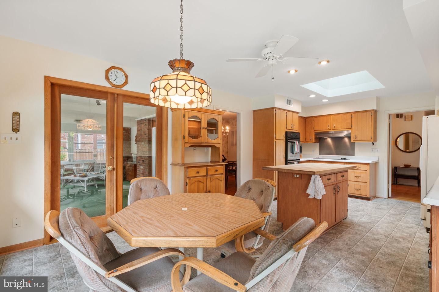 8908 VERNON VIEW DR, ALEXANDRIA, Virginia 22308, 5 Bedrooms Bedrooms, ,3 BathroomsBathrooms,Residential,For sale,8908 VERNON VIEW DR,VAFX2250848 MLS # VAFX2250848