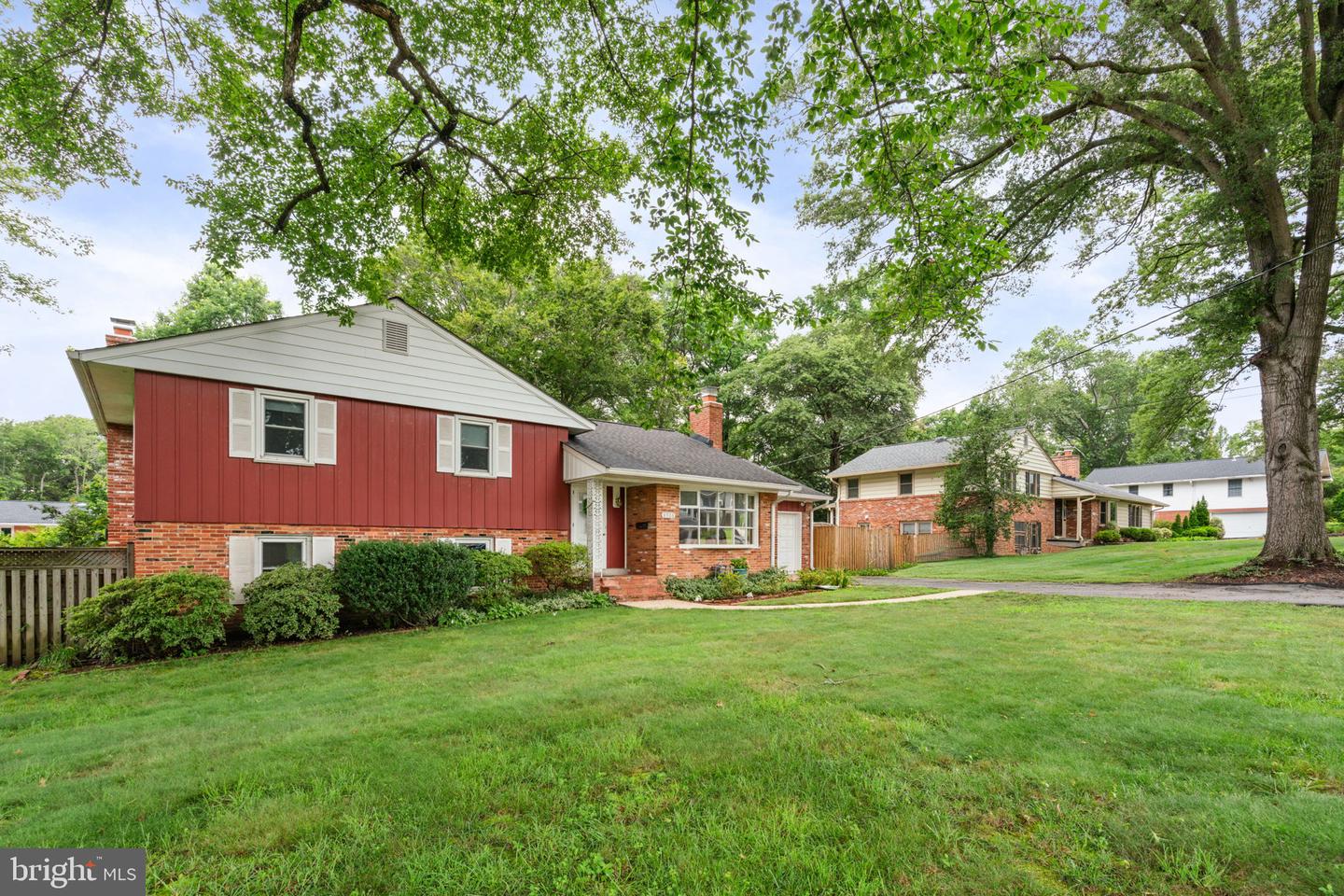 8908 VERNON VIEW DR, ALEXANDRIA, Virginia 22308, 5 Bedrooms Bedrooms, ,3 BathroomsBathrooms,Residential,For sale,8908 VERNON VIEW DR,VAFX2250848 MLS # VAFX2250848