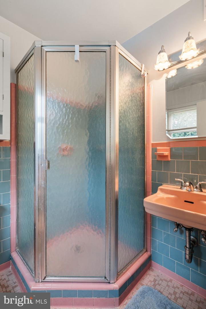 8908 VERNON VIEW DR, ALEXANDRIA, Virginia 22308, 5 Bedrooms Bedrooms, ,3 BathroomsBathrooms,Residential,For sale,8908 VERNON VIEW DR,VAFX2250848 MLS # VAFX2250848