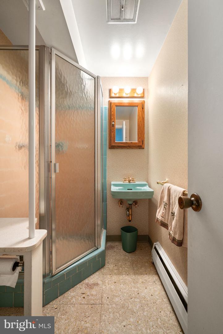 8908 VERNON VIEW DR, ALEXANDRIA, Virginia 22308, 5 Bedrooms Bedrooms, ,3 BathroomsBathrooms,Residential,For sale,8908 VERNON VIEW DR,VAFX2250848 MLS # VAFX2250848