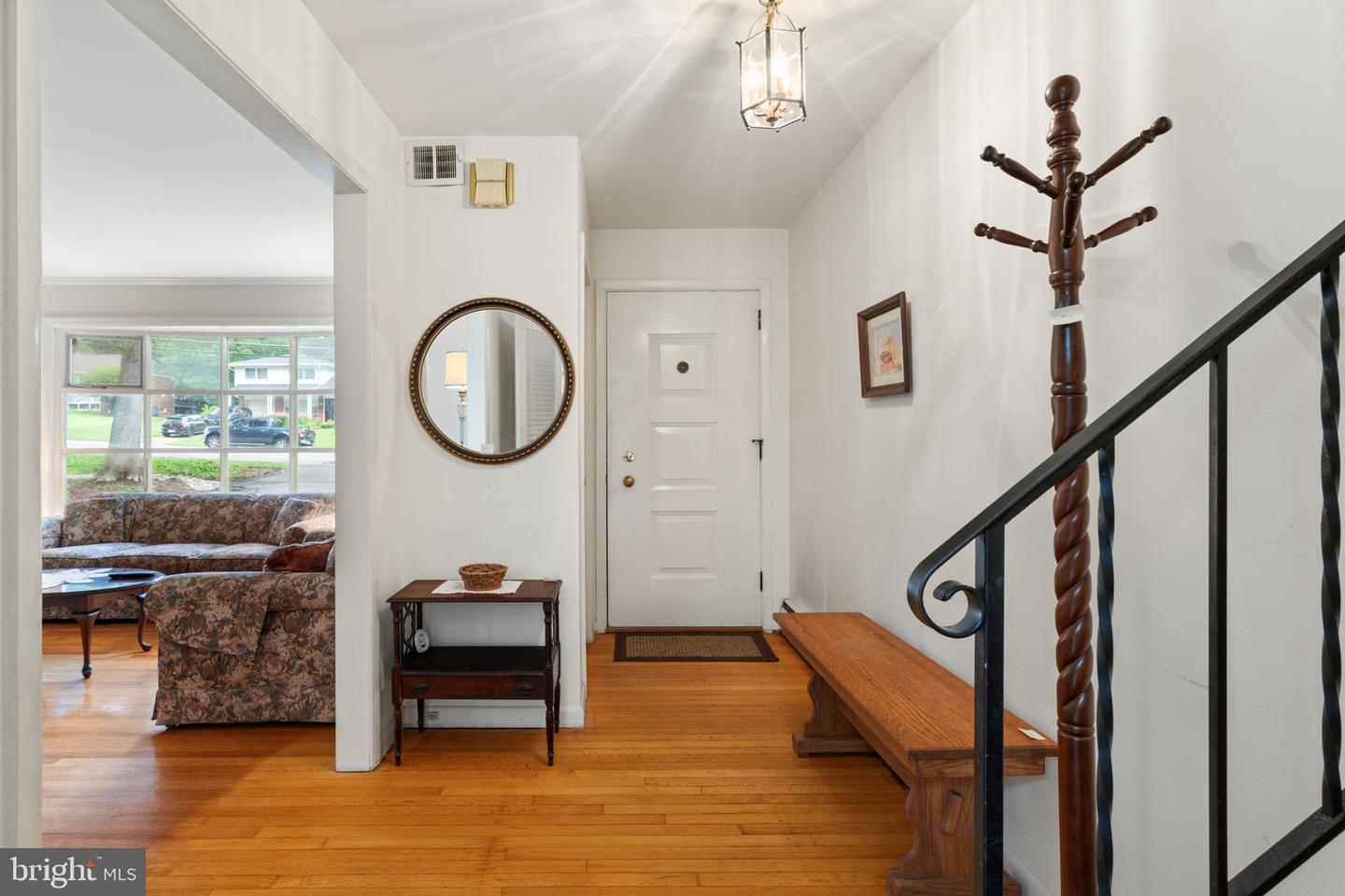 8908 VERNON VIEW DR, ALEXANDRIA, Virginia 22308, 5 Bedrooms Bedrooms, ,3 BathroomsBathrooms,Residential,For sale,8908 VERNON VIEW DR,VAFX2250848 MLS # VAFX2250848