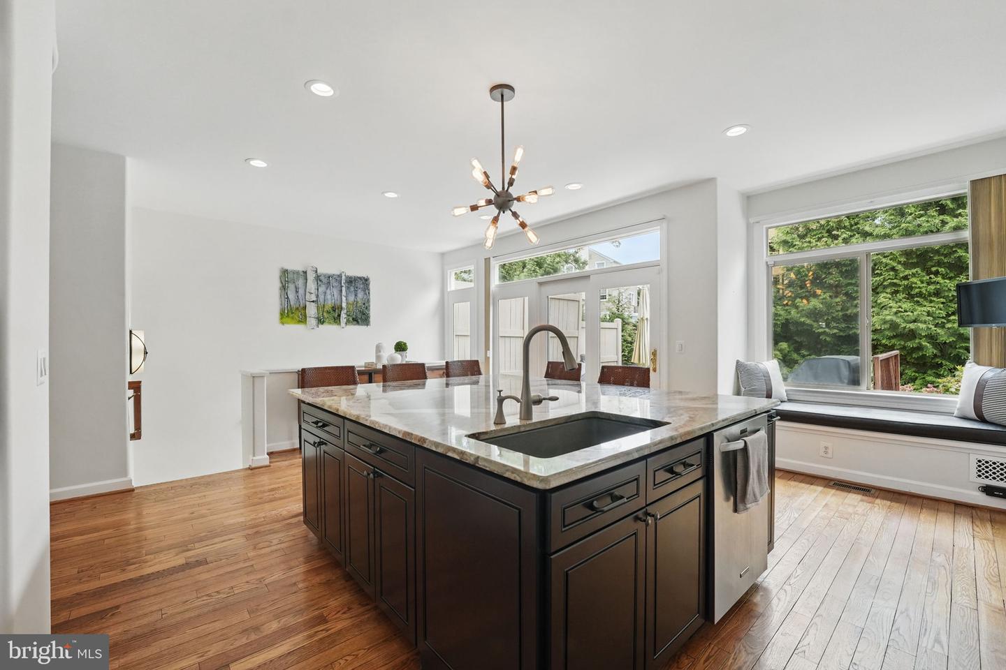 2119 21ST RD N, ARLINGTON, Virginia 22201, 4 Bedrooms Bedrooms, ,3 BathroomsBathrooms,Residential,For sale,2119 21ST RD N,VAAR2059938 MLS # VAAR2059938