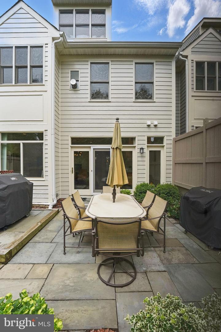 2119 21ST RD N, ARLINGTON, Virginia 22201, 4 Bedrooms Bedrooms, ,3 BathroomsBathrooms,Residential,For sale,2119 21ST RD N,VAAR2059938 MLS # VAAR2059938