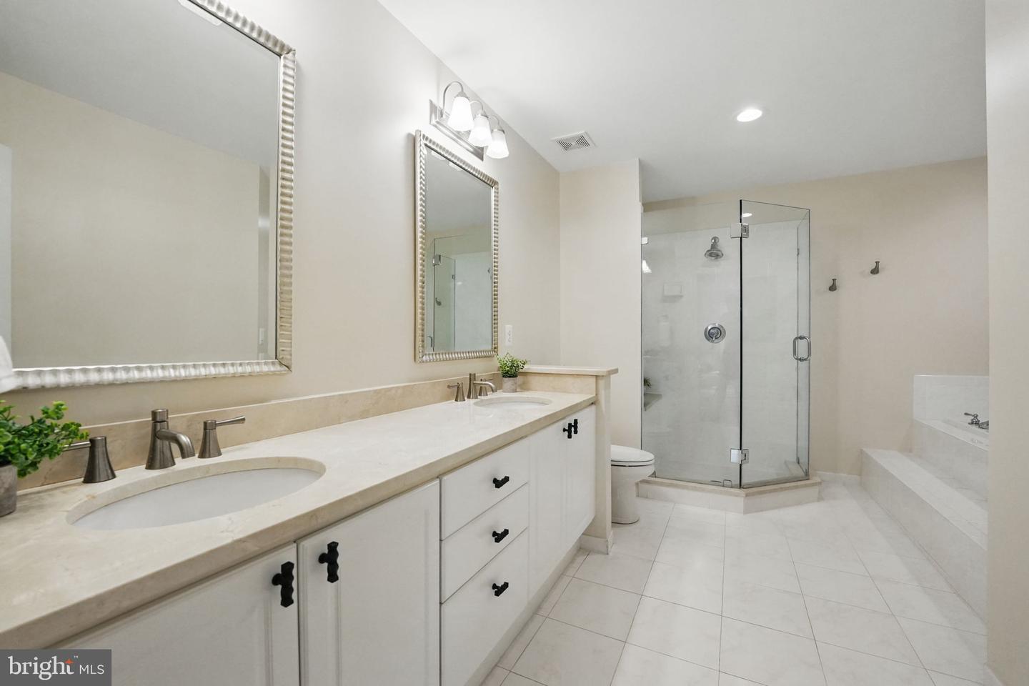 2119 21ST RD N, ARLINGTON, Virginia 22201, 4 Bedrooms Bedrooms, ,3 BathroomsBathrooms,Residential,For sale,2119 21ST RD N,VAAR2059938 MLS # VAAR2059938