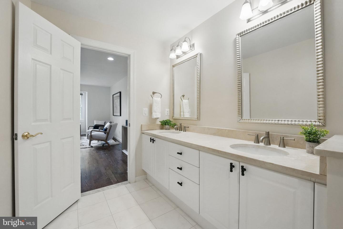2119 21ST RD N, ARLINGTON, Virginia 22201, 4 Bedrooms Bedrooms, ,3 BathroomsBathrooms,Residential,For sale,2119 21ST RD N,VAAR2059938 MLS # VAAR2059938