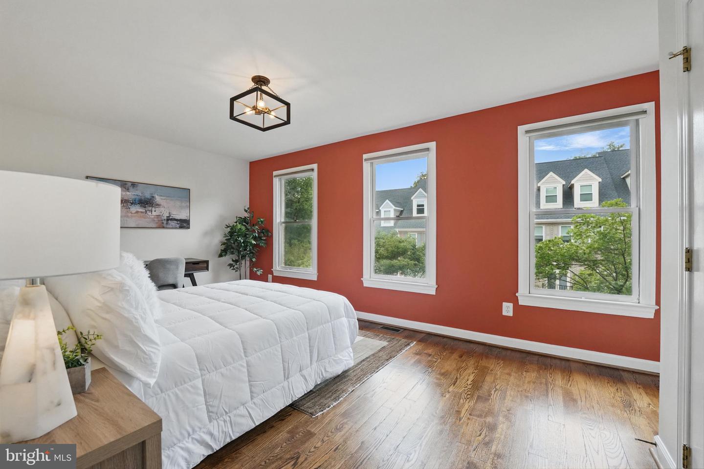 2119 21ST RD N, ARLINGTON, Virginia 22201, 4 Bedrooms Bedrooms, ,3 BathroomsBathrooms,Residential,For sale,2119 21ST RD N,VAAR2059938 MLS # VAAR2059938