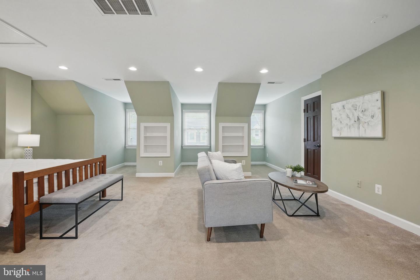 2119 21ST RD N, ARLINGTON, Virginia 22201, 4 Bedrooms Bedrooms, ,3 BathroomsBathrooms,Residential,For sale,2119 21ST RD N,VAAR2059938 MLS # VAAR2059938