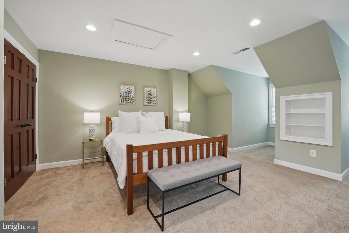 2119 21ST RD N, ARLINGTON, Virginia 22201, 4 Bedrooms Bedrooms, ,3 BathroomsBathrooms,Residential,For sale,2119 21ST RD N,VAAR2059938 MLS # VAAR2059938