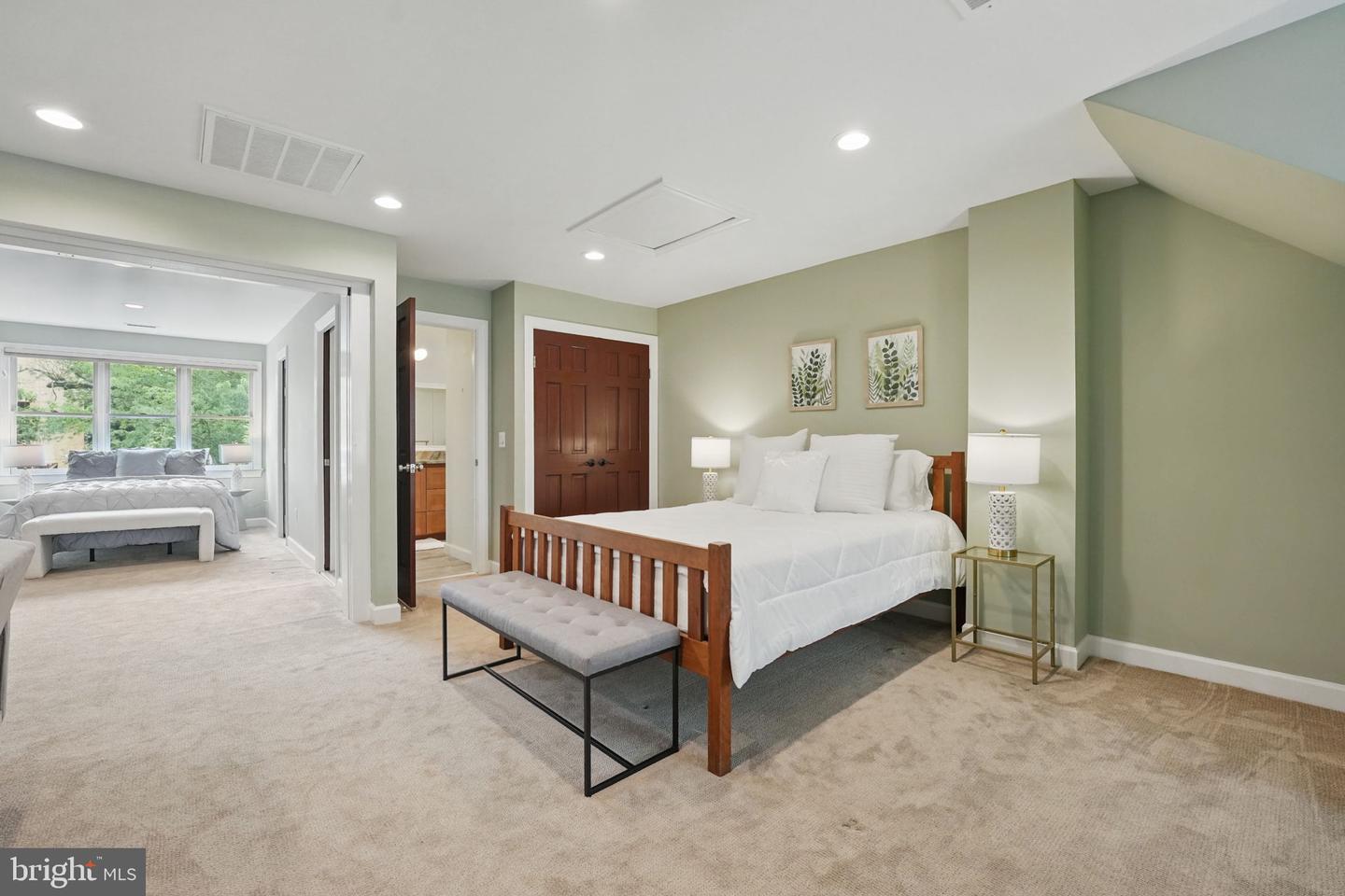 2119 21ST RD N, ARLINGTON, Virginia 22201, 4 Bedrooms Bedrooms, ,3 BathroomsBathrooms,Residential,For sale,2119 21ST RD N,VAAR2059938 MLS # VAAR2059938