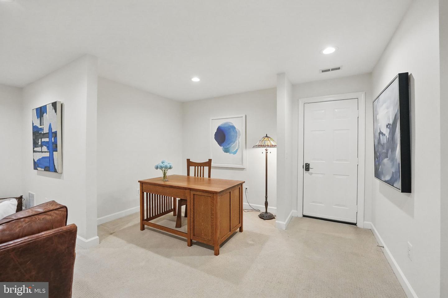 2119 21ST RD N, ARLINGTON, Virginia 22201, 4 Bedrooms Bedrooms, ,3 BathroomsBathrooms,Residential,For sale,2119 21ST RD N,VAAR2059938 MLS # VAAR2059938