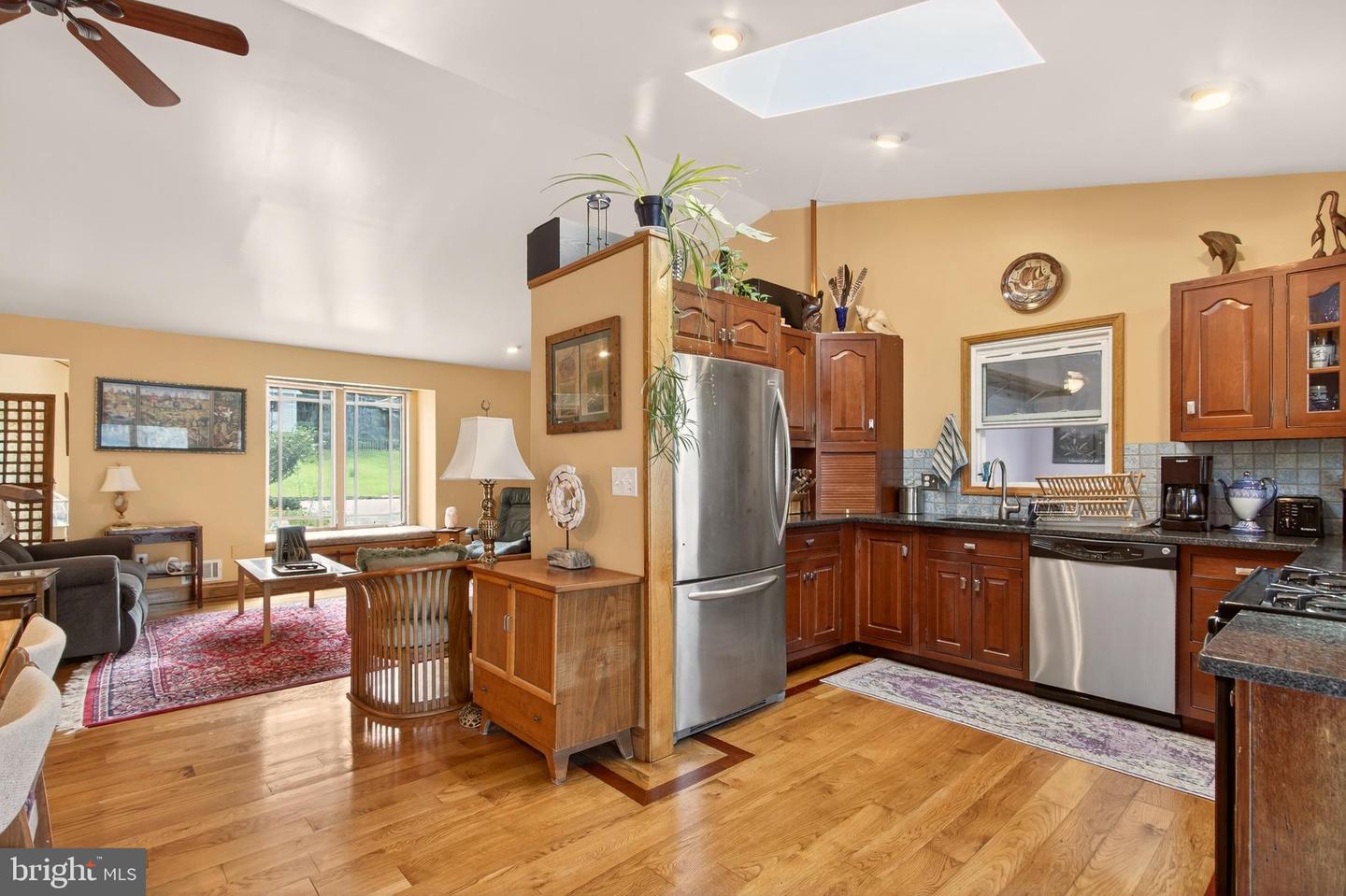6504 CARRIAGE DR, ALEXANDRIA, Virginia 22310, 4 Bedrooms Bedrooms, ,2 BathroomsBathrooms,Residential,For sale,6504 CARRIAGE DR,VAFX2252744 MLS # VAFX2252744