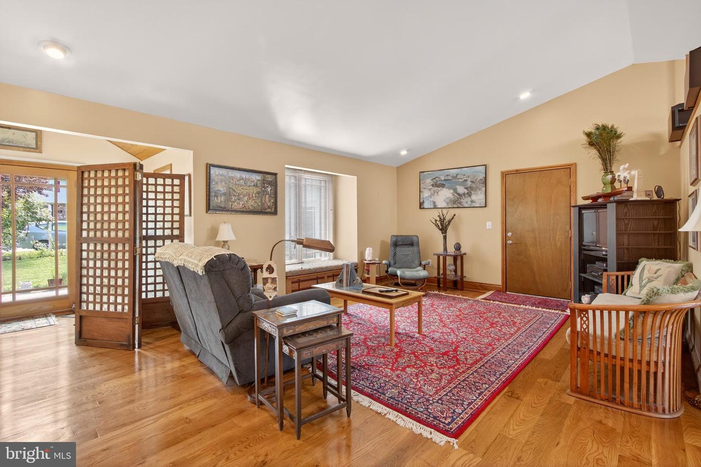 6504 CARRIAGE DR, ALEXANDRIA, Virginia 22310, 4 Bedrooms Bedrooms, ,2 BathroomsBathrooms,Residential,For sale,6504 CARRIAGE DR,VAFX2252744 MLS # VAFX2252744