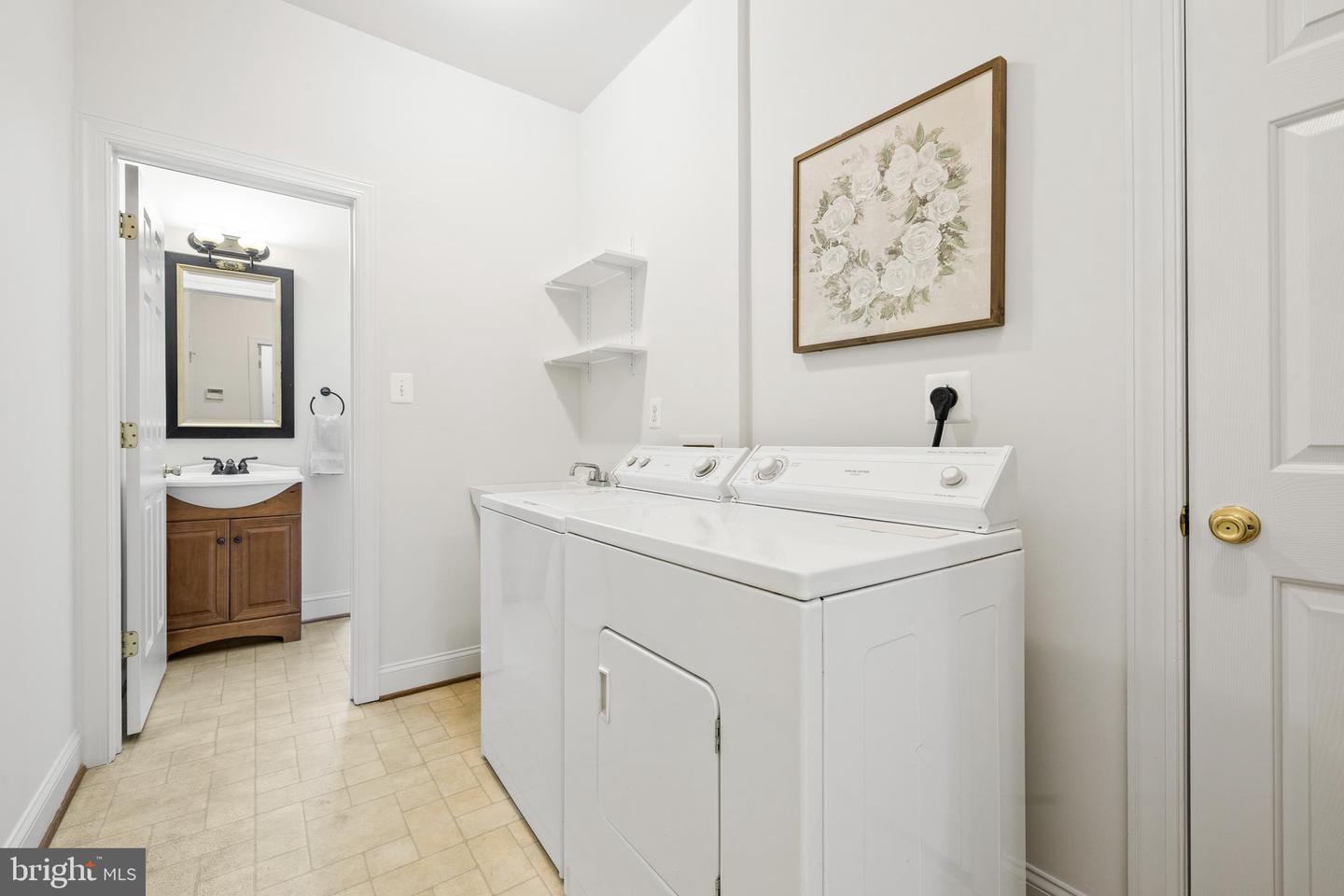 7007 SPY PLANE LN, NOKESVILLE, Virginia 20181, 4 Bedrooms Bedrooms, ,3 BathroomsBathrooms,Residential,For sale,7007 SPY PLANE LN,VAFQ2017320 MLS # VAFQ2017320