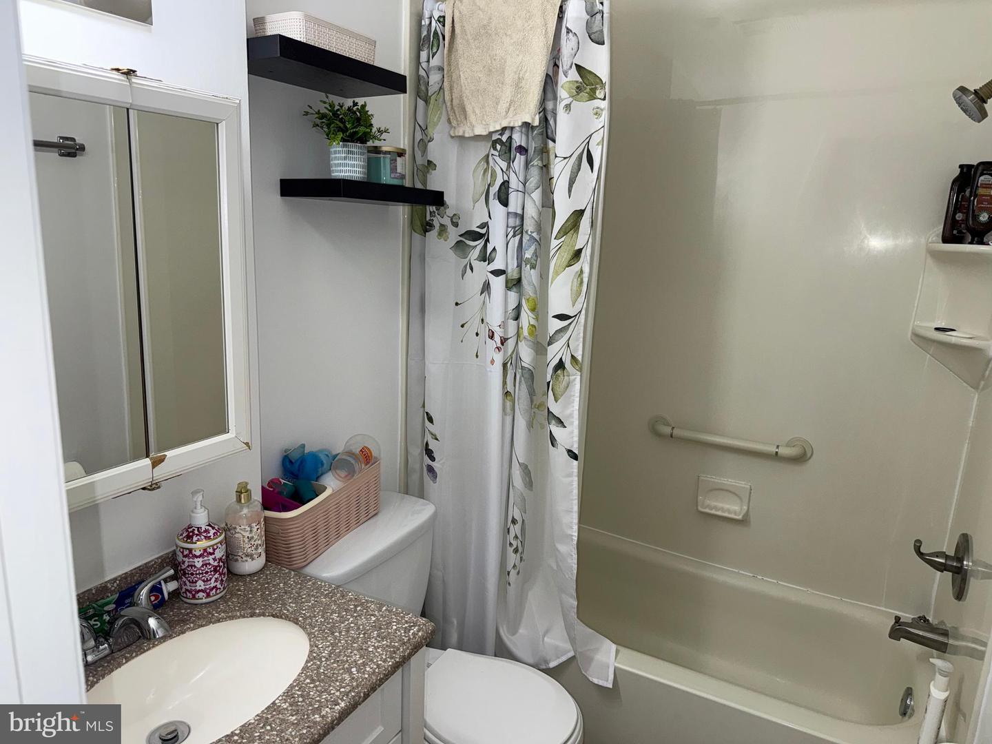 14493 FILARETE ST, WOODBRIDGE, Virginia 22193, 3 Bedrooms Bedrooms, ,2 BathroomsBathrooms,Residential,For sale,14493 FILARETE ST,VAPW2098498 MLS # VAPW2098498
