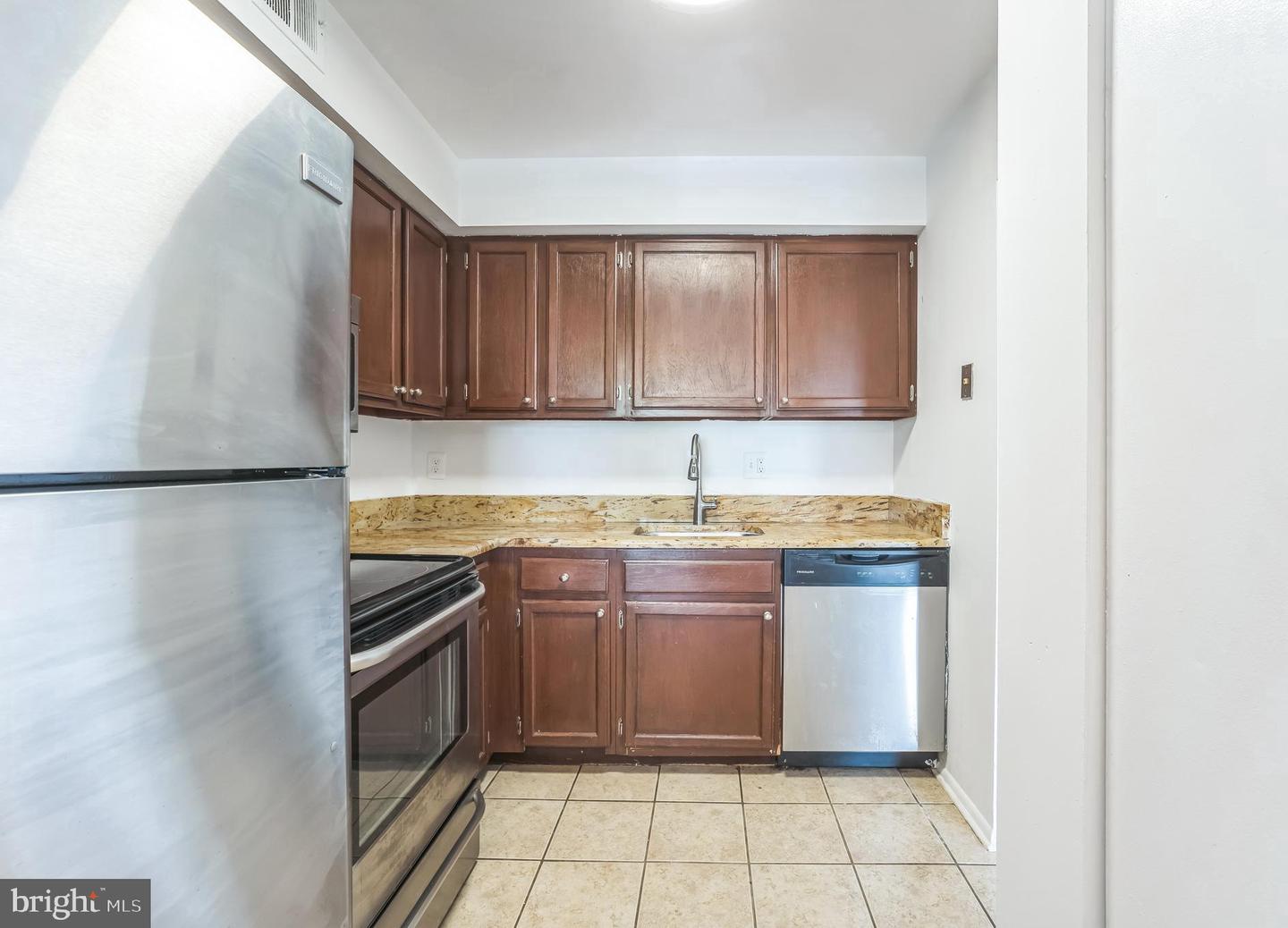 5758 VILLAGE GREEN DR #E, ALEXANDRIA, Virginia 22309, 2 Bedrooms Bedrooms, ,1 BathroomBathrooms,Residential,For sale,5758 VILLAGE GREEN DR #E,VAFX2253556 MLS # VAFX2253556