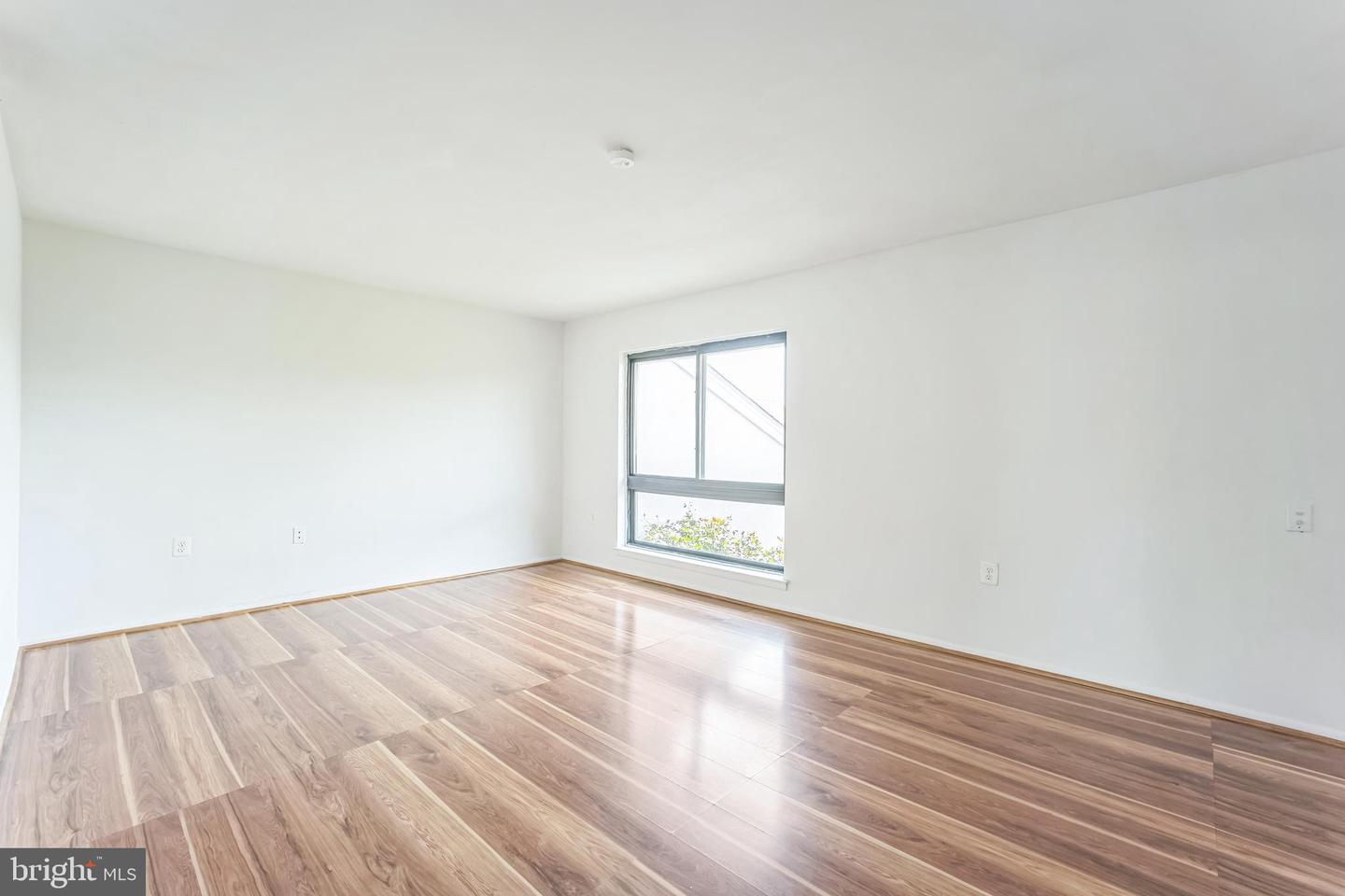 5758 VILLAGE GREEN DR #E, ALEXANDRIA, Virginia 22309, 2 Bedrooms Bedrooms, ,1 BathroomBathrooms,Residential,For sale,5758 VILLAGE GREEN DR #E,VAFX2253556 MLS # VAFX2253556