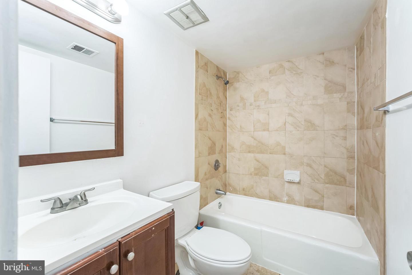 5758 VILLAGE GREEN DR #E, ALEXANDRIA, Virginia 22309, 2 Bedrooms Bedrooms, ,1 BathroomBathrooms,Residential,For sale,5758 VILLAGE GREEN DR #E,VAFX2253556 MLS # VAFX2253556