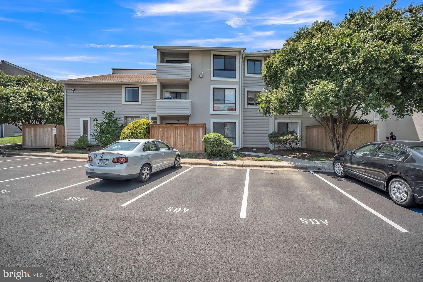 5758 VILLAGE GREEN DR #E, ALEXANDRIA, Virginia 22309, 2 Bedrooms Bedrooms, ,1 BathroomBathrooms,Residential,For sale,5758 VILLAGE GREEN DR #E,VAFX2253556 MLS # VAFX2253556