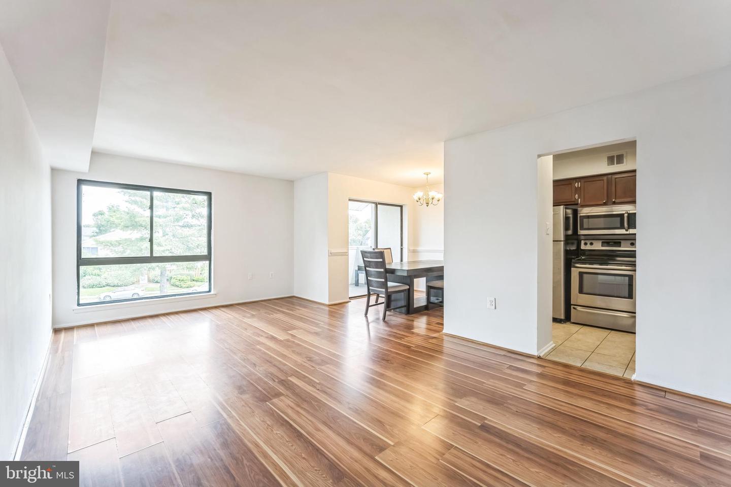 5758 VILLAGE GREEN DR #E, ALEXANDRIA, Virginia 22309, 2 Bedrooms Bedrooms, ,1 BathroomBathrooms,Residential,For sale,5758 VILLAGE GREEN DR #E,VAFX2253556 MLS # VAFX2253556