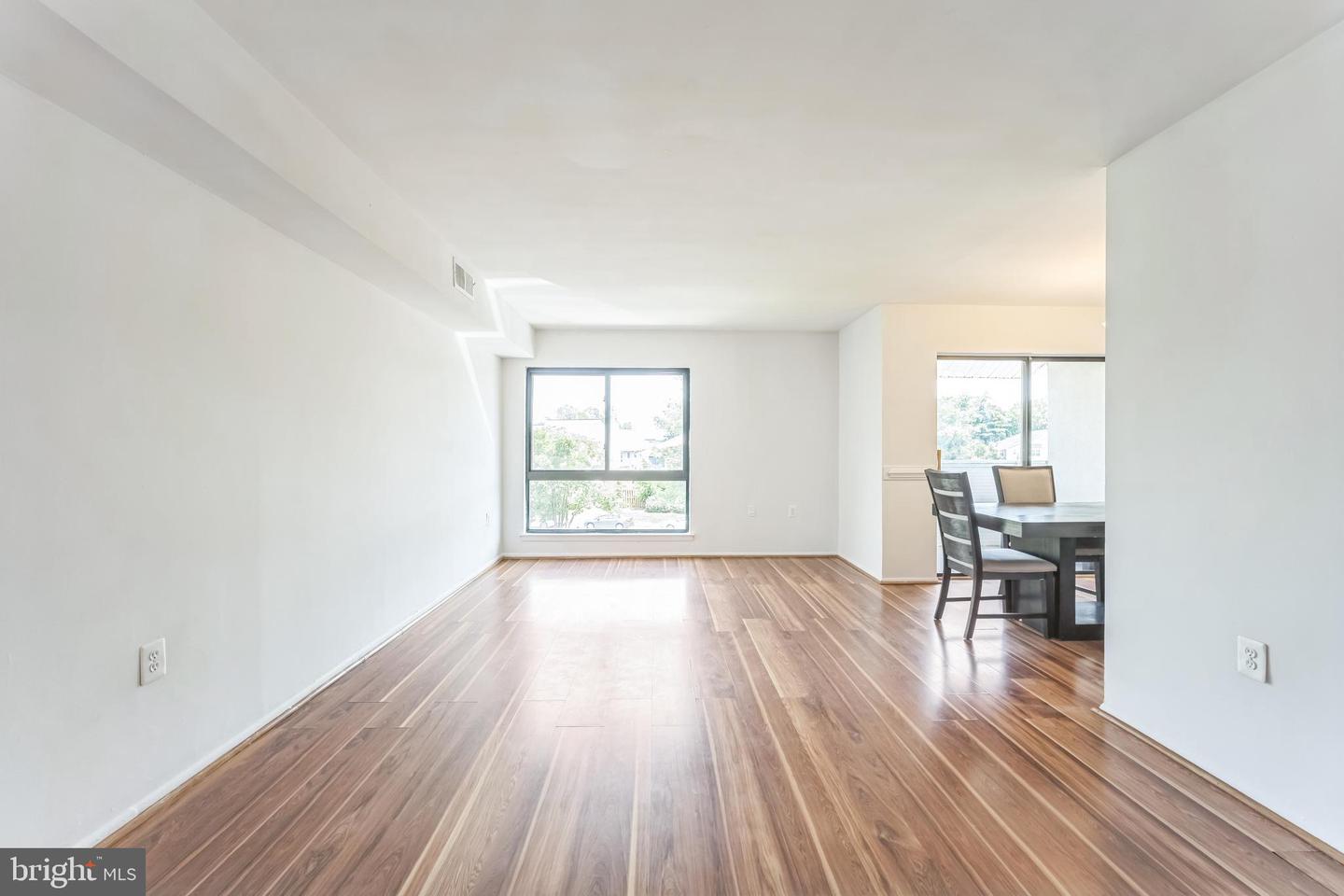 5758 VILLAGE GREEN DR #E, ALEXANDRIA, Virginia 22309, 2 Bedrooms Bedrooms, ,1 BathroomBathrooms,Residential,For sale,5758 VILLAGE GREEN DR #E,VAFX2253556 MLS # VAFX2253556