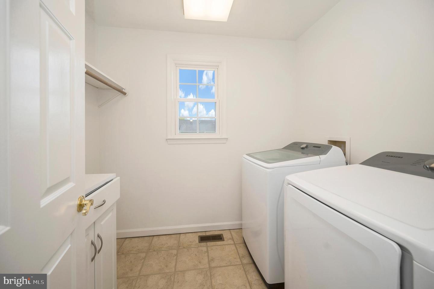 112 COBBLERS CT, STAFFORD, Virginia 22554, 5 Bedrooms Bedrooms, ,3 BathroomsBathrooms,Residential,For sale,112 COBBLERS CT,VAST2040568 MLS # VAST2040568