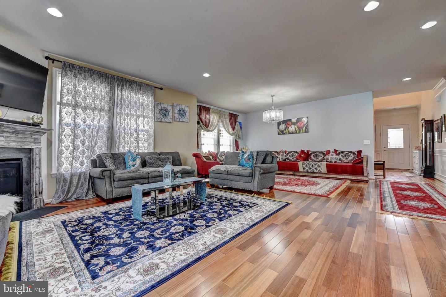 42340 ABNEY WOOD DR, CHANTILLY, Virginia 20152, 7 Bedrooms Bedrooms, ,5 BathroomsBathrooms,Residential,For sale,42340 ABNEY WOOD DR,VALO2101386 MLS # VALO2101386