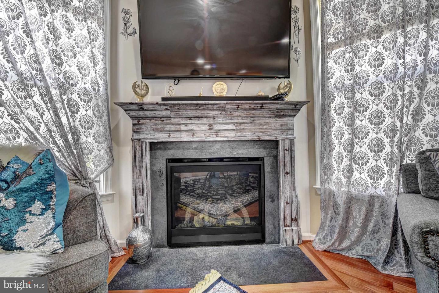 42340 ABNEY WOOD DR, CHANTILLY, Virginia 20152, 7 Bedrooms Bedrooms, ,5 BathroomsBathrooms,Residential,For sale,42340 ABNEY WOOD DR,VALO2101386 MLS # VALO2101386