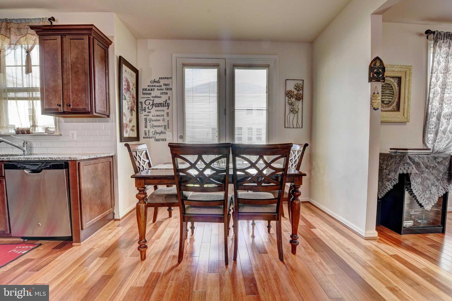 42340 ABNEY WOOD DR, CHANTILLY, Virginia 20152, 7 Bedrooms Bedrooms, ,5 BathroomsBathrooms,Residential,For sale,42340 ABNEY WOOD DR,VALO2101386 MLS # VALO2101386