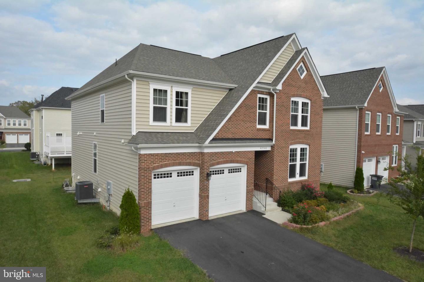 42340 ABNEY WOOD DR, CHANTILLY, Virginia 20152, 7 Bedrooms Bedrooms, ,5 BathroomsBathrooms,Residential,For sale,42340 ABNEY WOOD DR,VALO2101386 MLS # VALO2101386