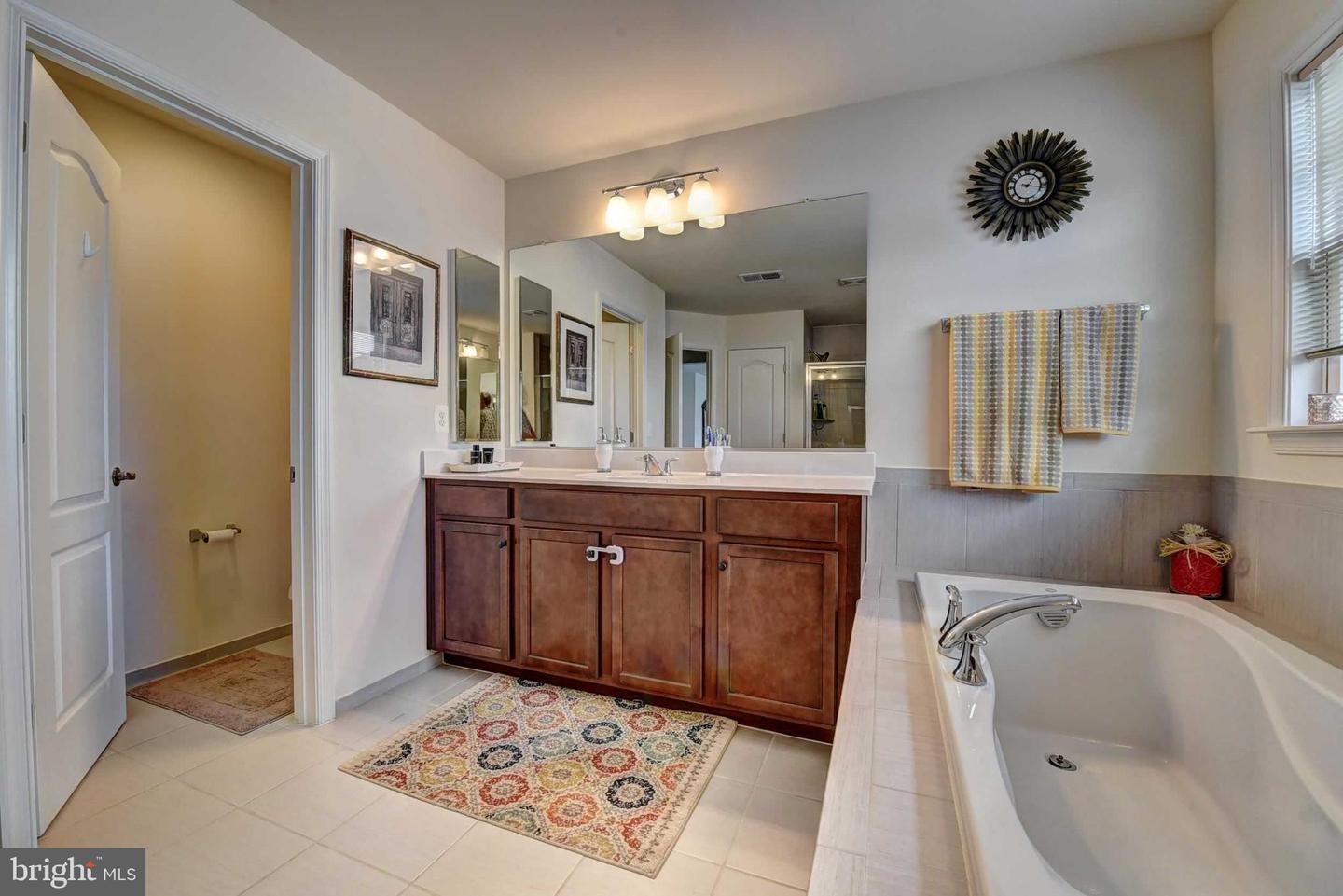 42340 ABNEY WOOD DR, CHANTILLY, Virginia 20152, 7 Bedrooms Bedrooms, ,5 BathroomsBathrooms,Residential,For sale,42340 ABNEY WOOD DR,VALO2101386 MLS # VALO2101386