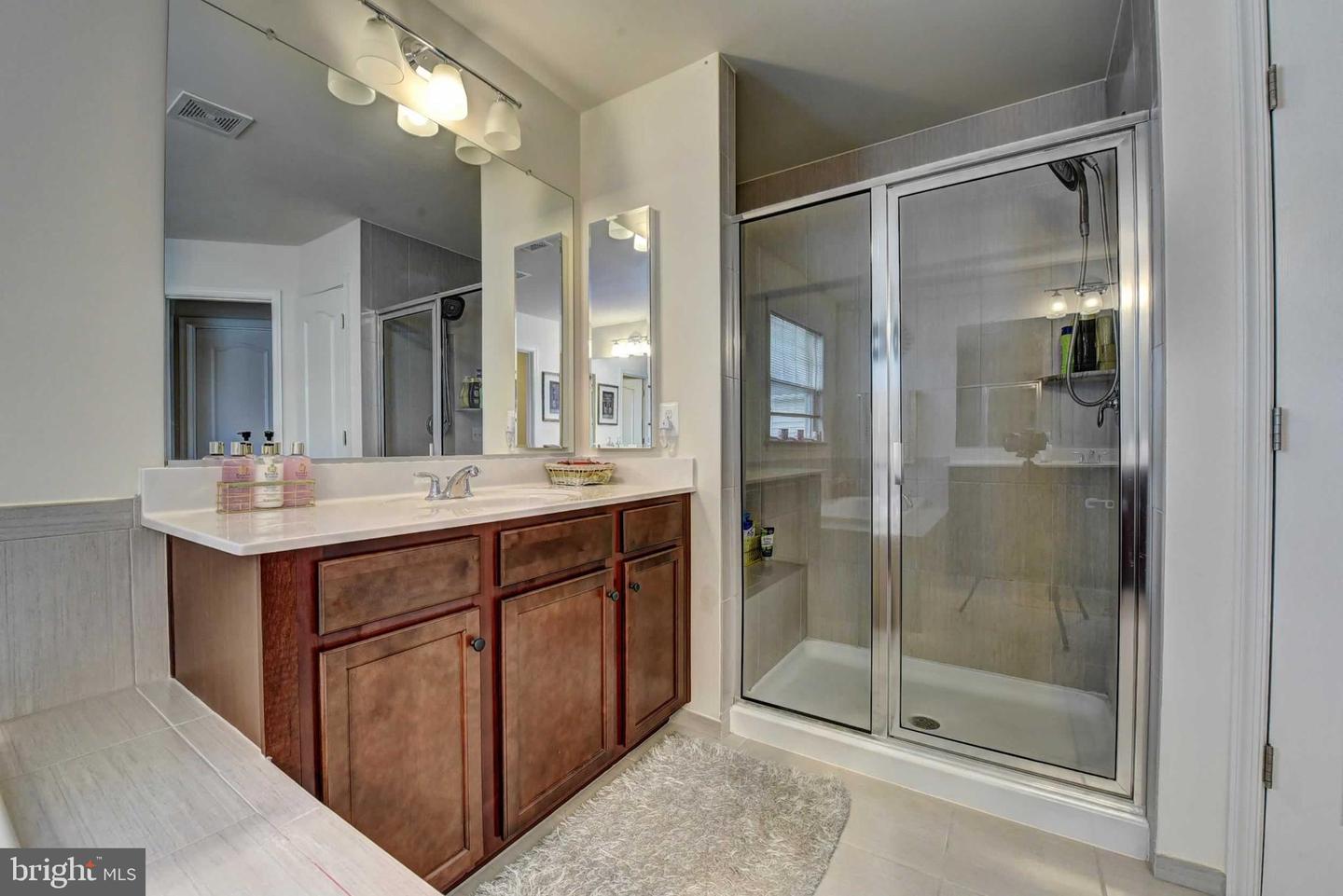 42340 ABNEY WOOD DR, CHANTILLY, Virginia 20152, 7 Bedrooms Bedrooms, ,5 BathroomsBathrooms,Residential,For sale,42340 ABNEY WOOD DR,VALO2101386 MLS # VALO2101386