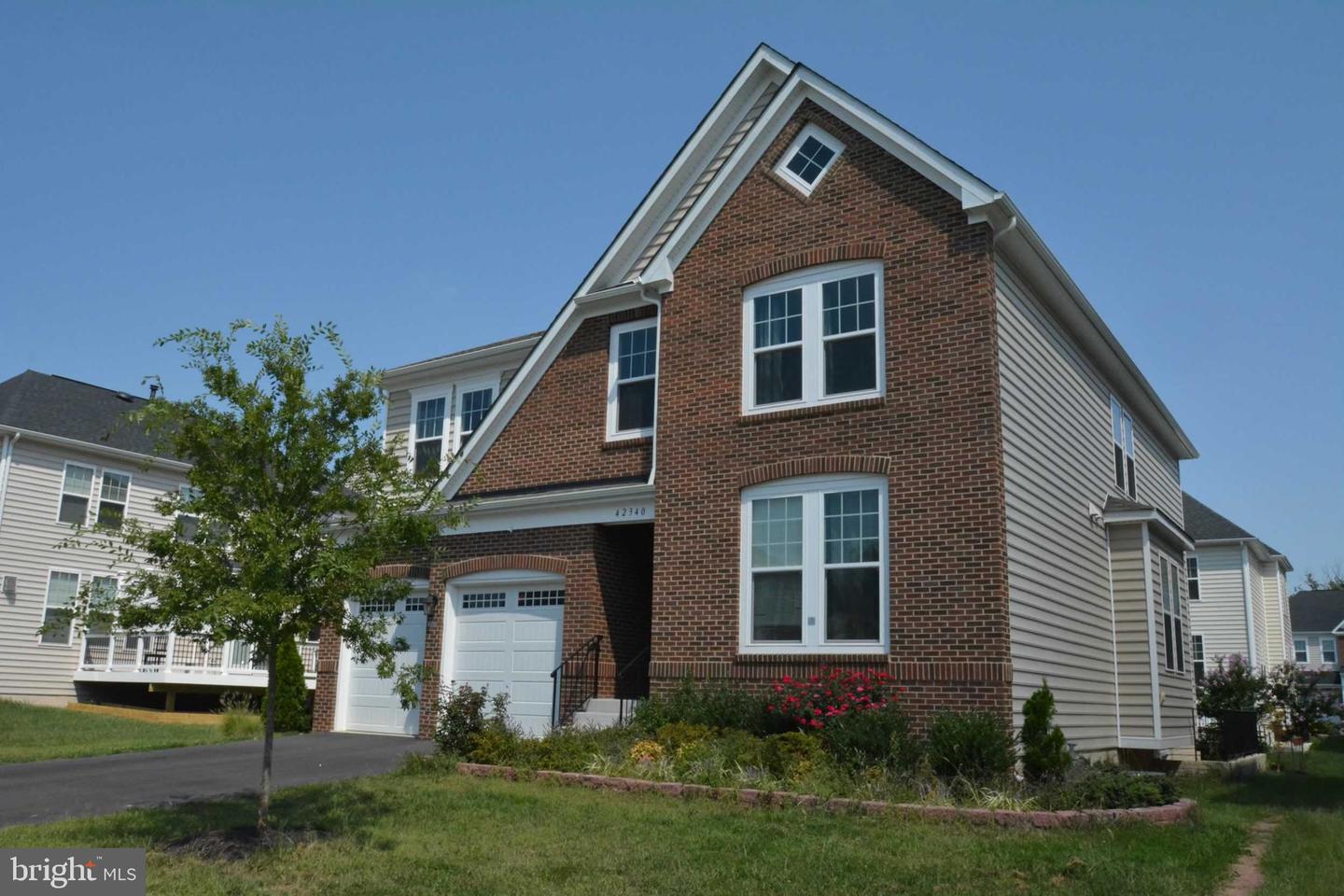 42340 ABNEY WOOD DR, CHANTILLY, Virginia 20152, 7 Bedrooms Bedrooms, ,5 BathroomsBathrooms,Residential,For sale,42340 ABNEY WOOD DR,VALO2101386 MLS # VALO2101386