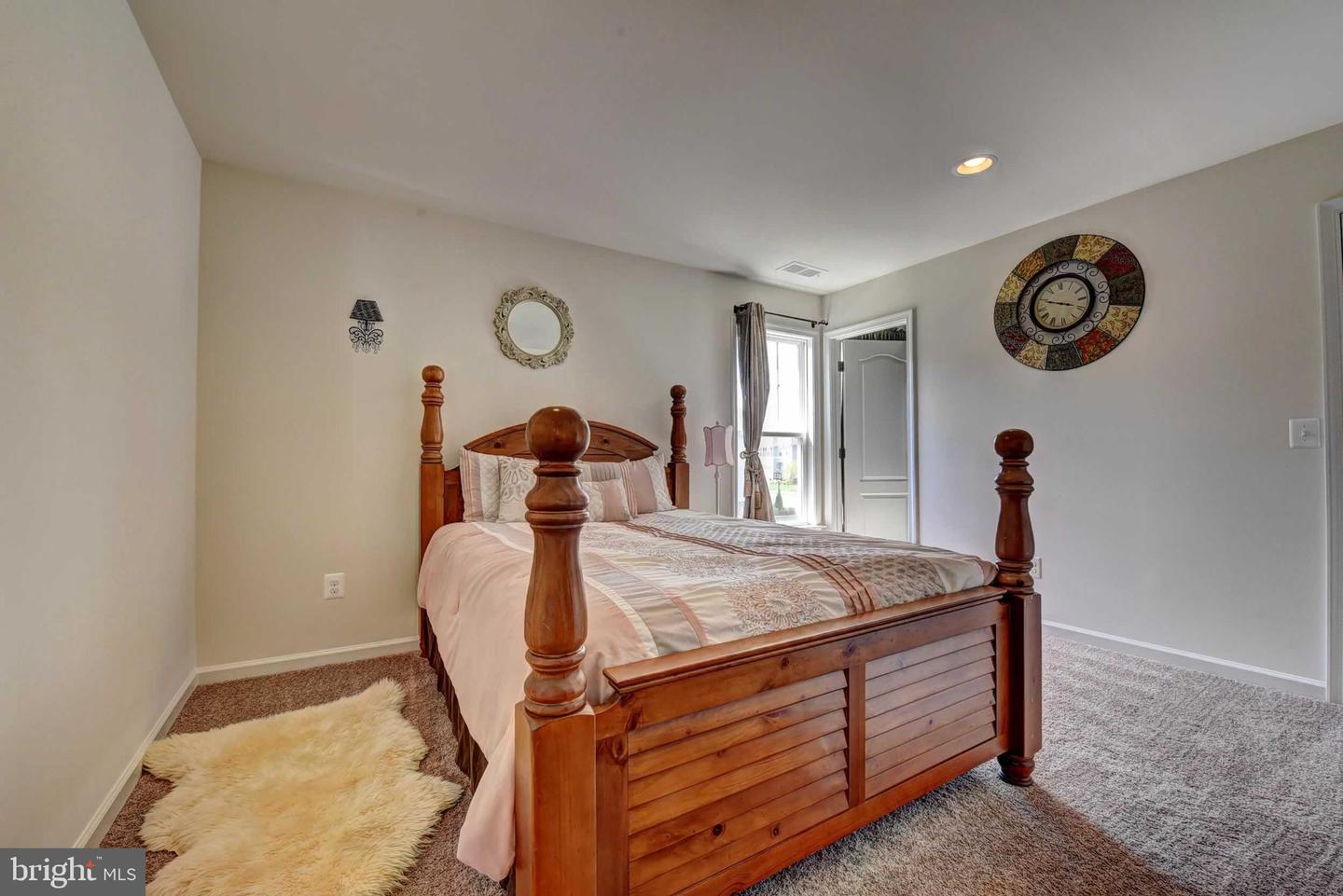 42340 ABNEY WOOD DR, CHANTILLY, Virginia 20152, 7 Bedrooms Bedrooms, ,5 BathroomsBathrooms,Residential,For sale,42340 ABNEY WOOD DR,VALO2101386 MLS # VALO2101386