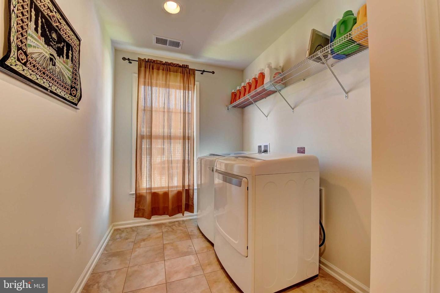 42340 ABNEY WOOD DR, CHANTILLY, Virginia 20152, 7 Bedrooms Bedrooms, ,5 BathroomsBathrooms,Residential,For sale,42340 ABNEY WOOD DR,VALO2101386 MLS # VALO2101386
