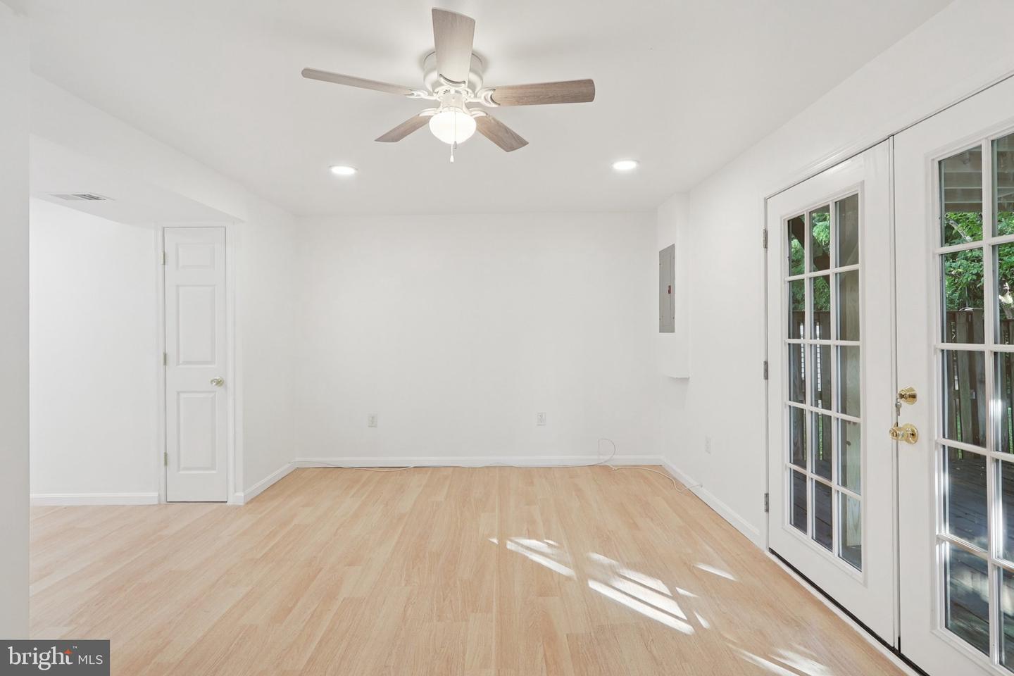 6246 HILLSIDE RD, SPRINGFIELD, Virginia 22152, 3 Bedrooms Bedrooms, ,2 BathroomsBathrooms,Residential,For sale,6246 HILLSIDE RD,VAFX2255040 MLS # VAFX2255040