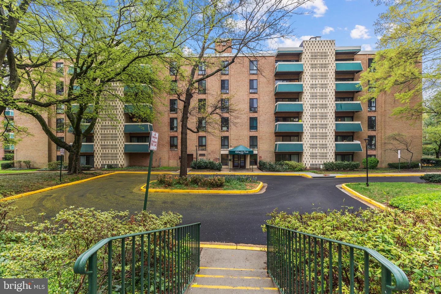 6143 LEESBURG PIKE #104, FALLS CHURCH, Virginia 22041, 1 Bedroom Bedrooms, ,1 BathroomBathrooms,Residential,For sale,6143 LEESBURG PIKE #104,VAFX2255088 MLS # VAFX2255088