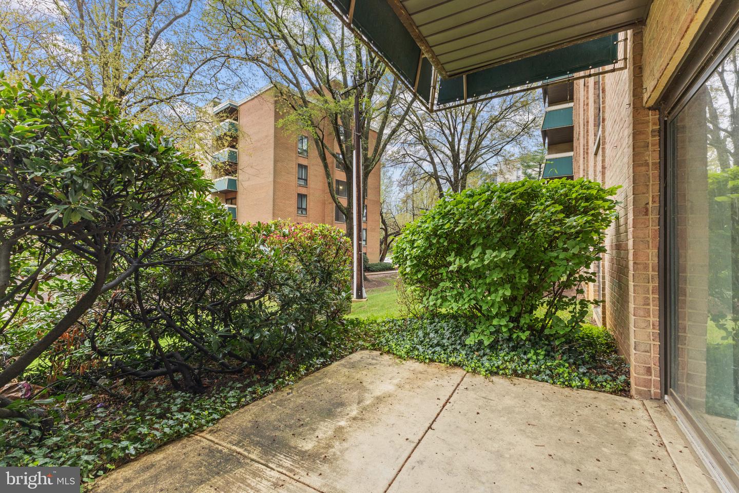 6143 LEESBURG PIKE #104, FALLS CHURCH, Virginia 22041, 1 Bedroom Bedrooms, ,1 BathroomBathrooms,Residential,For sale,6143 LEESBURG PIKE #104,VAFX2255088 MLS # VAFX2255088