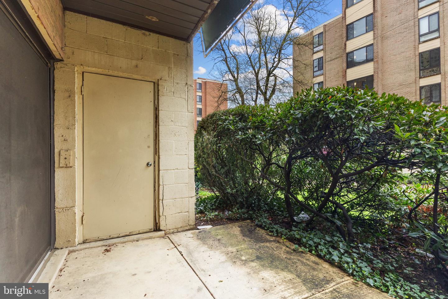 6143 LEESBURG PIKE #104, FALLS CHURCH, Virginia 22041, 1 Bedroom Bedrooms, ,1 BathroomBathrooms,Residential,For sale,6143 LEESBURG PIKE #104,VAFX2255088 MLS # VAFX2255088