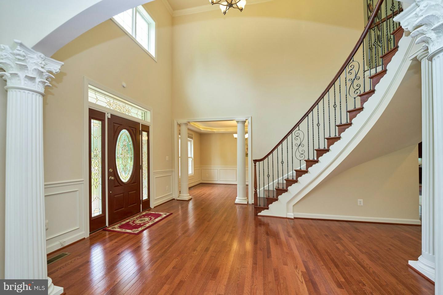 1130 RIVA RIDGE DR, GREAT FALLS, Virginia 22066, 5 Bedrooms Bedrooms, ,4 BathroomsBathrooms,Residential,For sale,1130 RIVA RIDGE DR,VAFX2255372 MLS # VAFX2255372