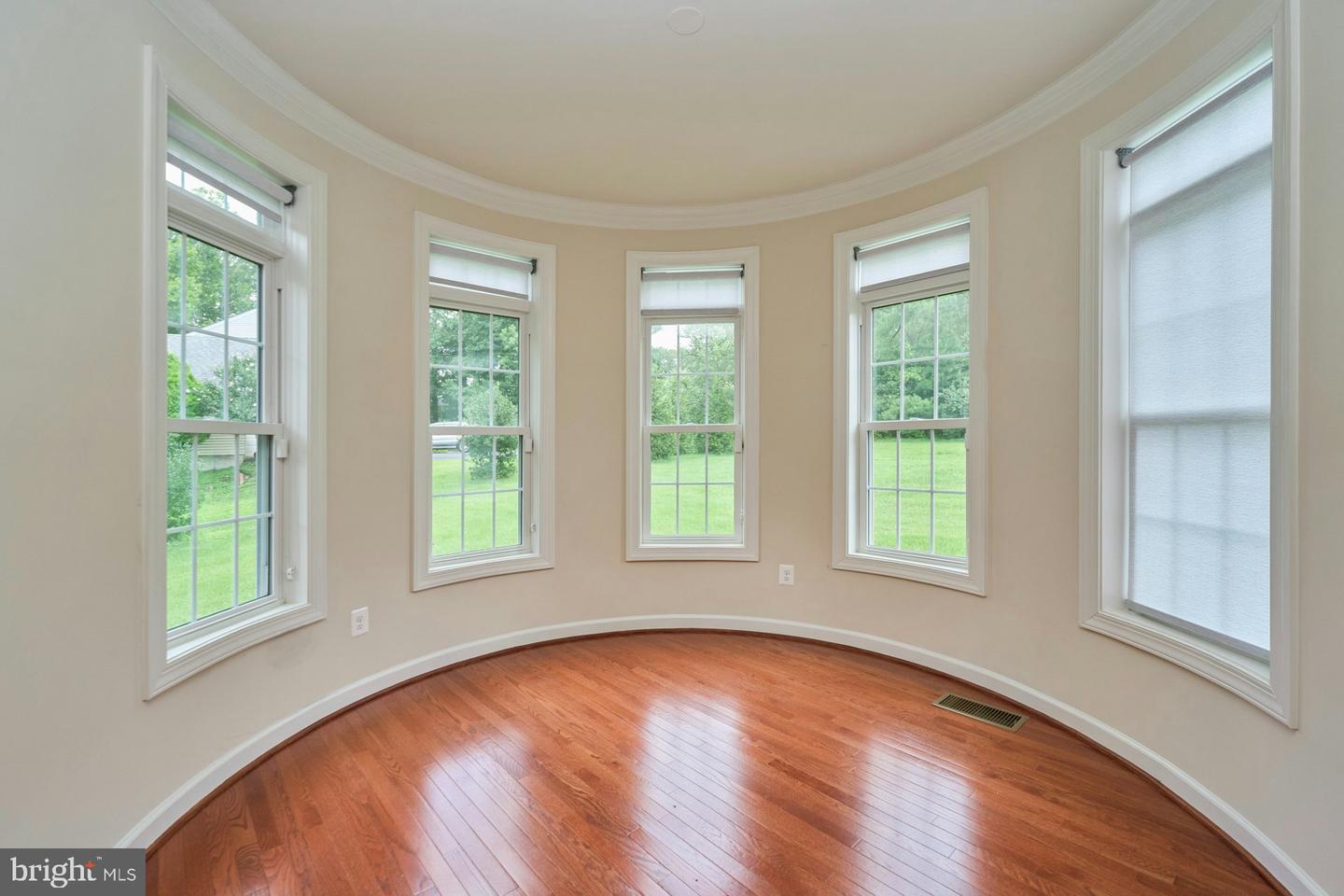 1130 RIVA RIDGE DR, GREAT FALLS, Virginia 22066, 5 Bedrooms Bedrooms, ,4 BathroomsBathrooms,Residential,For sale,1130 RIVA RIDGE DR,VAFX2255372 MLS # VAFX2255372