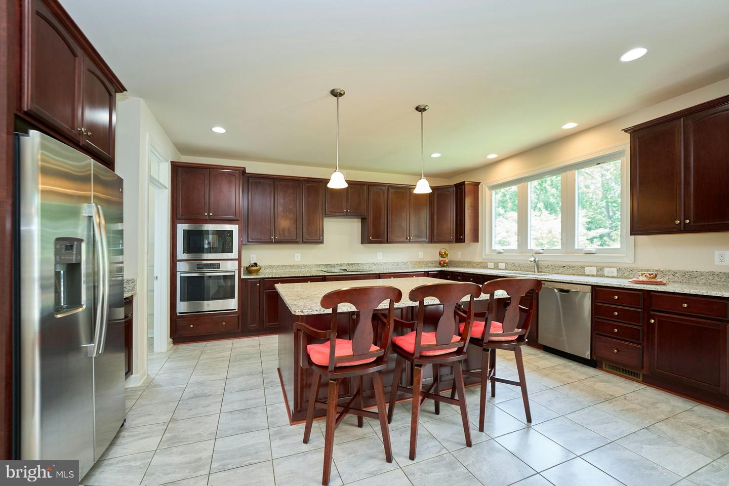 1130 RIVA RIDGE DR, GREAT FALLS, Virginia 22066, 5 Bedrooms Bedrooms, ,4 BathroomsBathrooms,Residential,For sale,1130 RIVA RIDGE DR,VAFX2255372 MLS # VAFX2255372