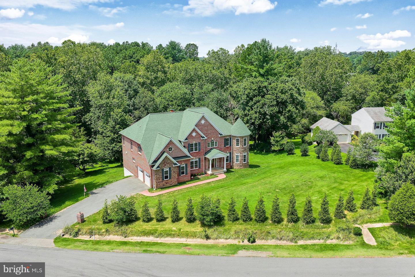1130 RIVA RIDGE DR, GREAT FALLS, Virginia 22066, 5 Bedrooms Bedrooms, ,4 BathroomsBathrooms,Residential,For sale,1130 RIVA RIDGE DR,VAFX2255372 MLS # VAFX2255372