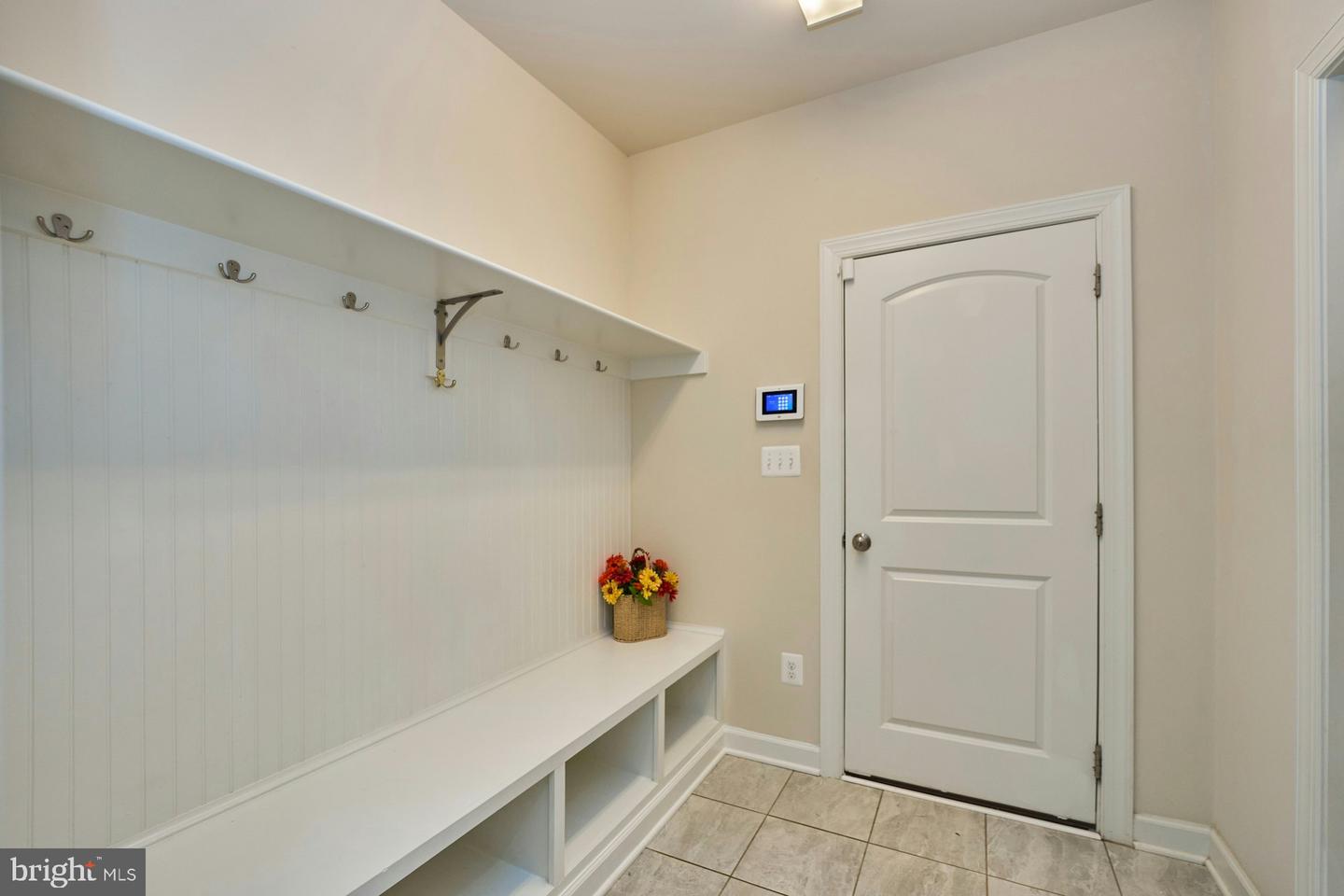 1130 RIVA RIDGE DR, GREAT FALLS, Virginia 22066, 5 Bedrooms Bedrooms, ,4 BathroomsBathrooms,Residential,For sale,1130 RIVA RIDGE DR,VAFX2255372 MLS # VAFX2255372