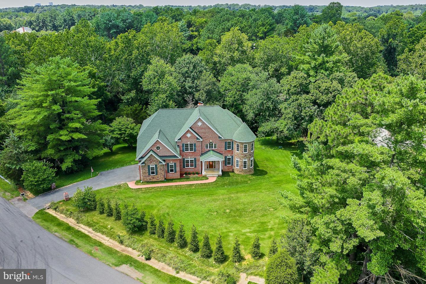 1130 RIVA RIDGE DR, GREAT FALLS, Virginia 22066, 5 Bedrooms Bedrooms, ,4 BathroomsBathrooms,Residential,For sale,1130 RIVA RIDGE DR,VAFX2255372 MLS # VAFX2255372