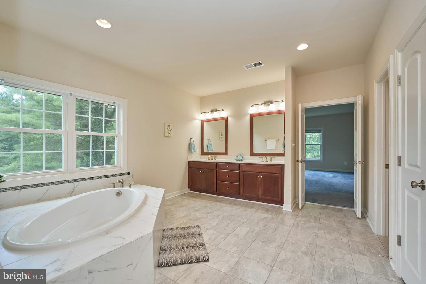 1130 RIVA RIDGE DR, GREAT FALLS, Virginia 22066, 5 Bedrooms Bedrooms, ,4 BathroomsBathrooms,Residential,For sale,1130 RIVA RIDGE DR,VAFX2255372 MLS # VAFX2255372