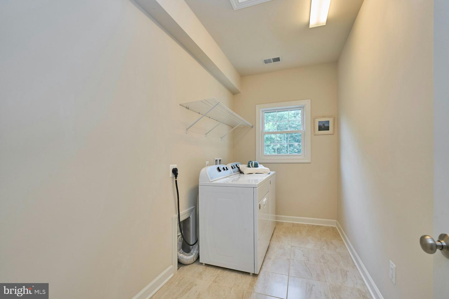 1130 RIVA RIDGE DR, GREAT FALLS, Virginia 22066, 5 Bedrooms Bedrooms, ,4 BathroomsBathrooms,Residential,For sale,1130 RIVA RIDGE DR,VAFX2255372 MLS # VAFX2255372