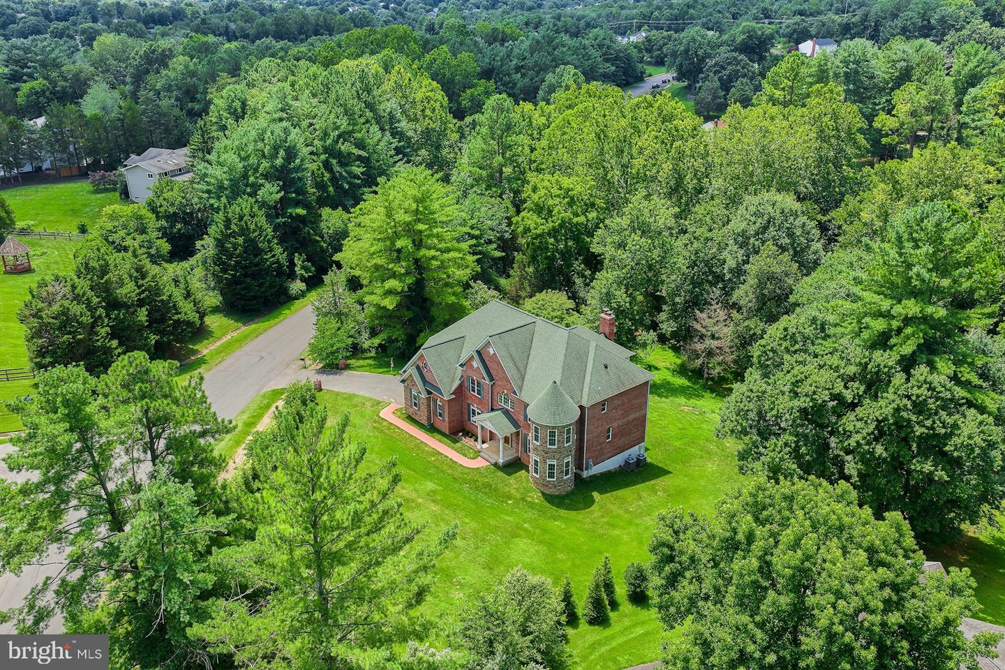1130 RIVA RIDGE DR, GREAT FALLS, Virginia 22066, 5 Bedrooms Bedrooms, ,4 BathroomsBathrooms,Residential,For sale,1130 RIVA RIDGE DR,VAFX2255372 MLS # VAFX2255372