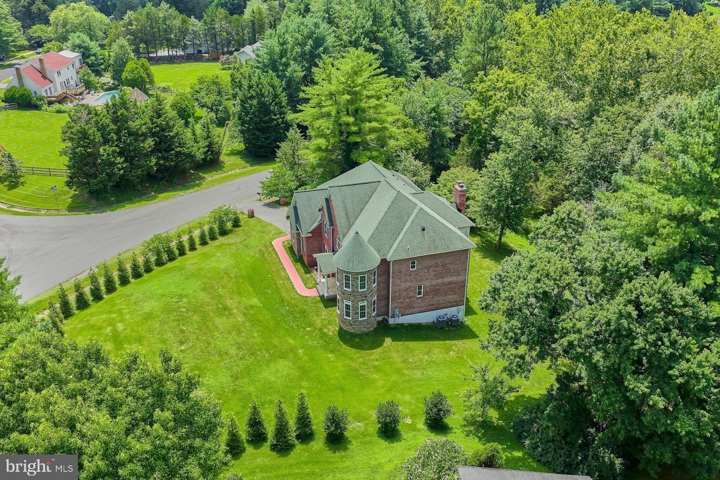 1130 RIVA RIDGE DR, GREAT FALLS, Virginia 22066, 5 Bedrooms Bedrooms, ,4 BathroomsBathrooms,Residential,For sale,1130 RIVA RIDGE DR,VAFX2255372 MLS # VAFX2255372
