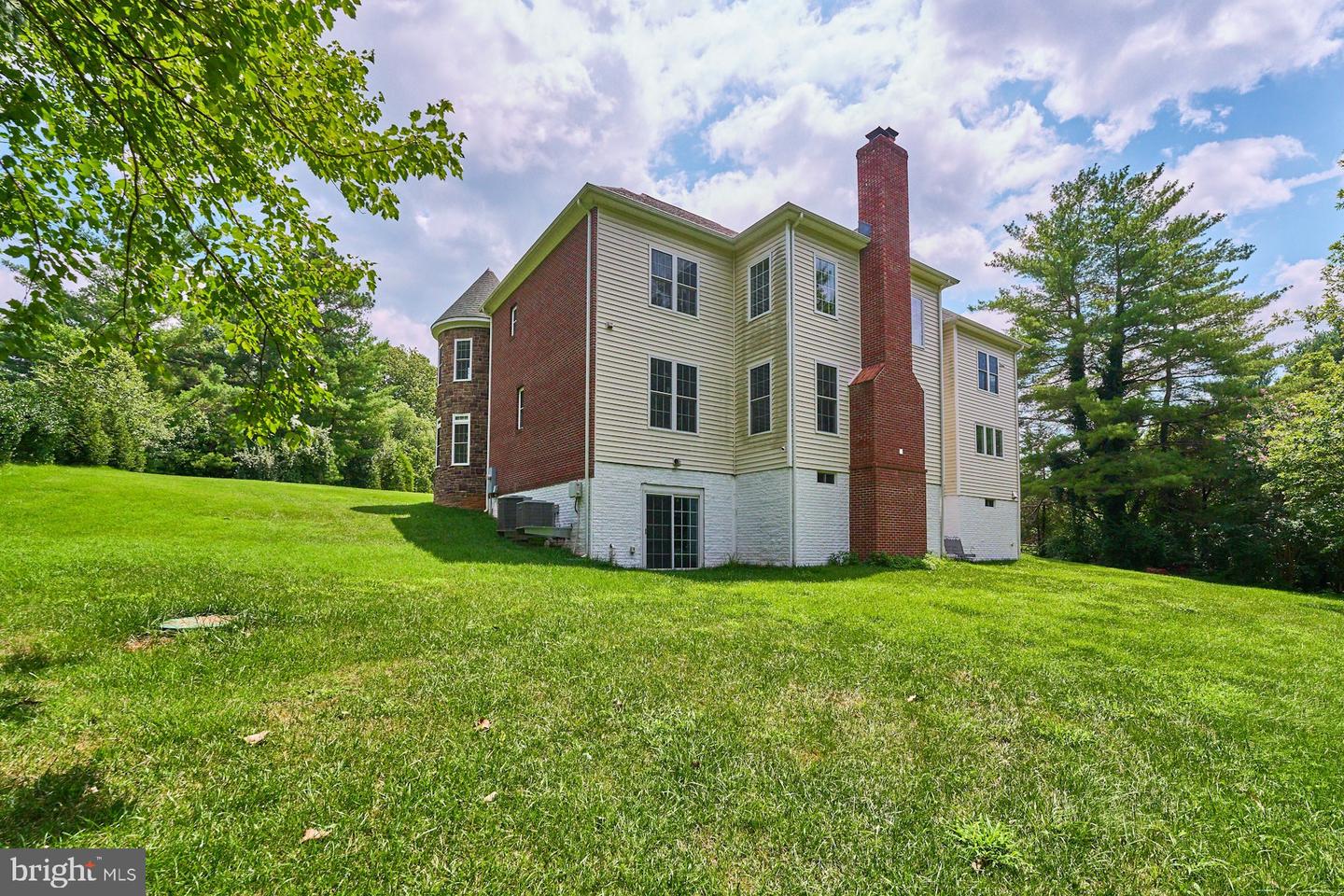 1130 RIVA RIDGE DR, GREAT FALLS, Virginia 22066, 5 Bedrooms Bedrooms, ,4 BathroomsBathrooms,Residential,For sale,1130 RIVA RIDGE DR,VAFX2255372 MLS # VAFX2255372