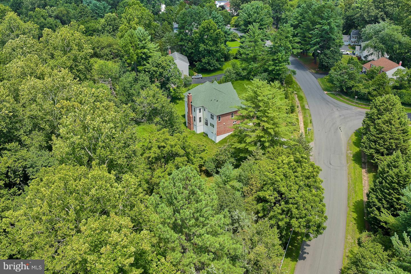 1130 RIVA RIDGE DR, GREAT FALLS, Virginia 22066, 5 Bedrooms Bedrooms, ,4 BathroomsBathrooms,Residential,For sale,1130 RIVA RIDGE DR,VAFX2255372 MLS # VAFX2255372